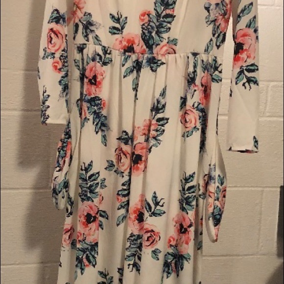 Dress - Picture 2 of 2